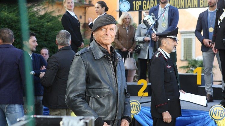 Don Matteo è sempre nelle indagini