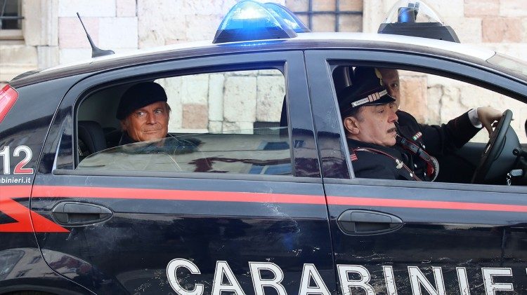 Terence Hill "prete detective"