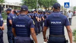 POLICIA CABO VERDE.jpg