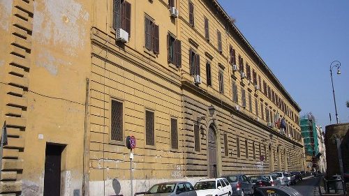 Папа: тюрьмы должны стать более человечными