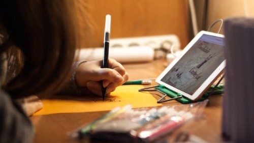 Scuola, Versaldi: camminiamo per uscire dalla crisi migliori di prima