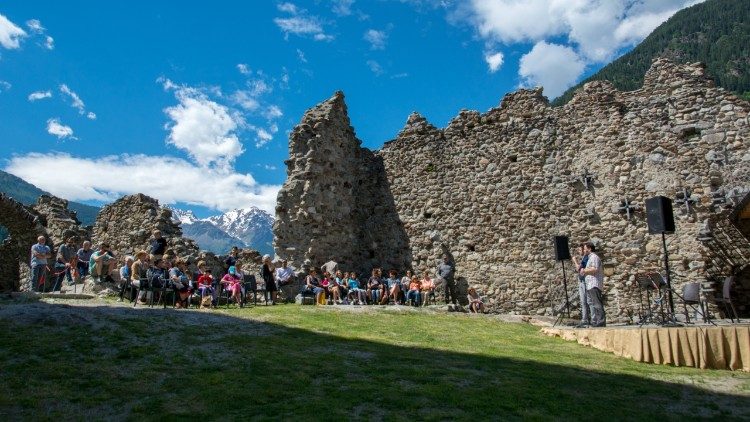 Il Castello di San Michele, risalente al 12° sec. che ospita la mostra