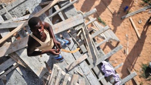 Il Papa e il lavoro minorile: una piaga che soffoca la speranza 