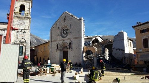 Papa vicino ai terremotati di Norcia. Boccardo: la ricostruzione non c'è