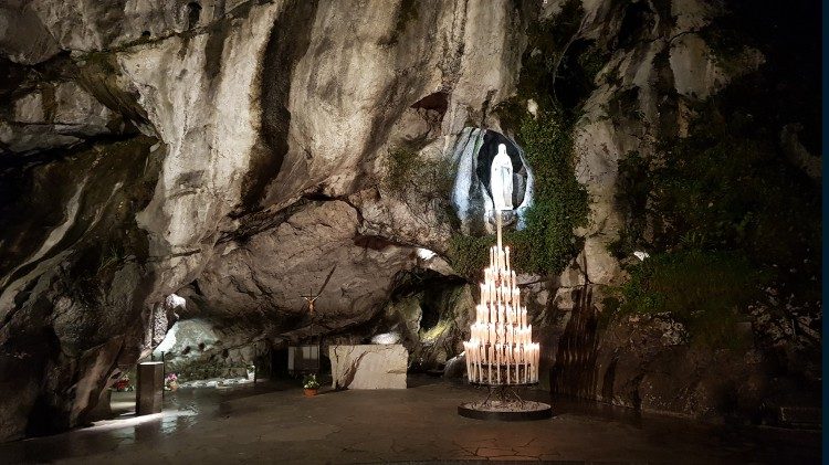 Die Erscheinungsgrotte von Lourdes