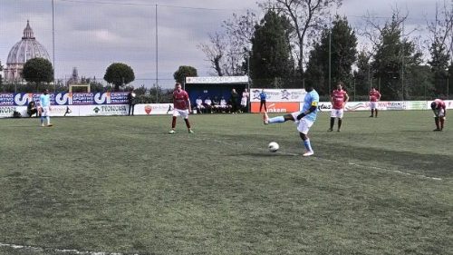 Vatikan: Fußballmannschaft mit Weingut als Sponsor