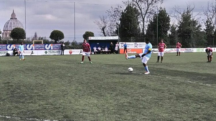 Fußballspiel neben dem Vatikan