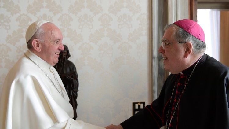 Papa Francesco riceve mons. Riccardo Fontana