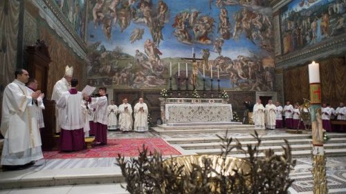 Pope’s Mass with Baptisms in Sistine Chapel: “Transmit the Faith with language of the Family”