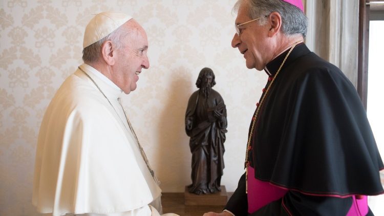 2018-03-26 Papież i abp Renato Boccardo ordynariusz diecezji Spoleto-Nursja