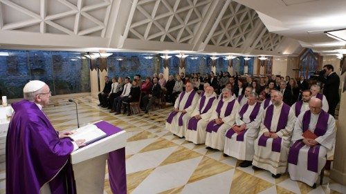 Papa: chiedere grazia per conversione del pensiero - VIDEO