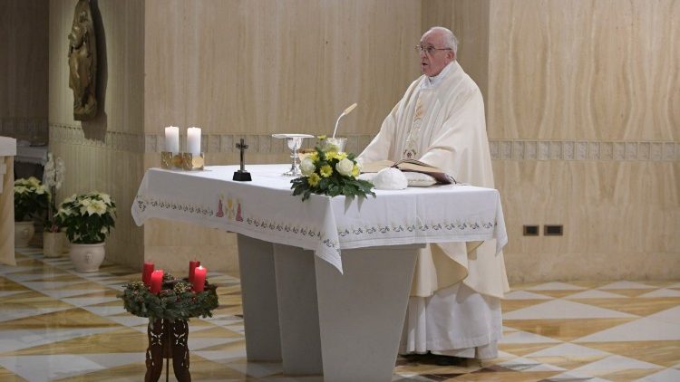 Papa Francisco Catequesis Eucaristía misa Altar reflexiones en frontera jesuita Guillermo Ortiz