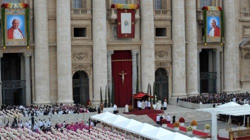 Francesco e la santità, una chiamata per tutti non per i “supereroi”