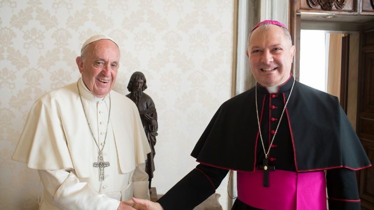 Abp Paolo Gualtieri z Franciszkiem