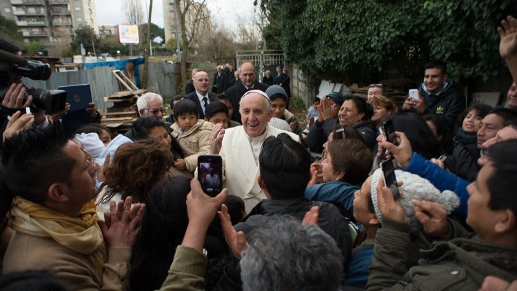 Papa Francisco entre la gente CEA conferencia eposicopal argentina obispos reflexiones en frontera jesuita guillermo Ortiz
