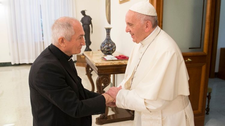 Mgr Tomasi reçu par le Pape François.