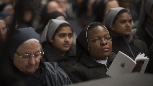 Francesco agli Istituti di Vita Consacrata: attenzione agli abusi di potere e autorità