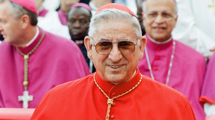 Le cardinal Darío Castrillón Hoyos en 2003.