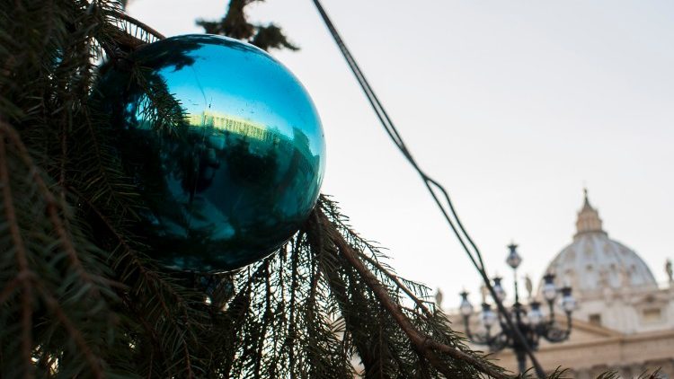 Árvore de Natal na Praça São Pedro