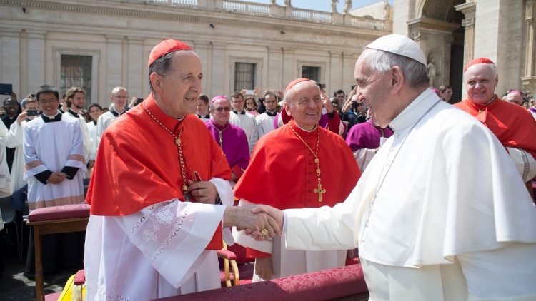 El Papa Francisco y S.E. el cardenal Beniamino Stella, en una foto de archivo