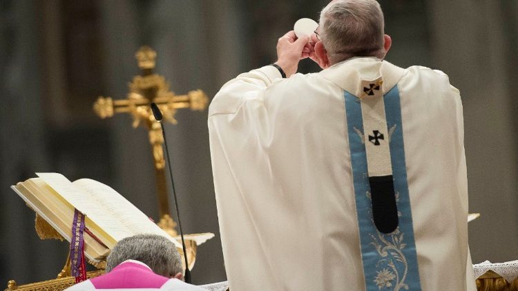Papa Francisco celebra na Basílica de São Pedro