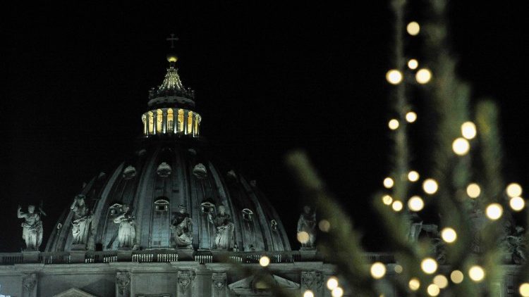 Weihnachtliche Szenerie am Petersplatz