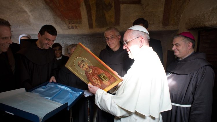 Papa Francesco e frati francescani