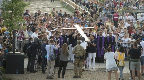 Il Papa per la Giornata missionaria: con i giovani portiamo il Vangelo a tutti