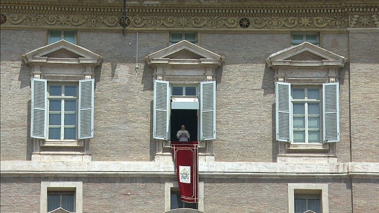 Le Pape lors de la prière de l'Angélus, dimanche 24 juin 2018.