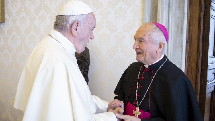 Papa Francesco e il futuro cardinale, monsignor Silvano Maria Tomasi