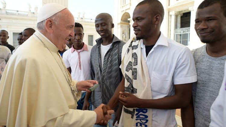 Włochy: ubywa obcokrajowców