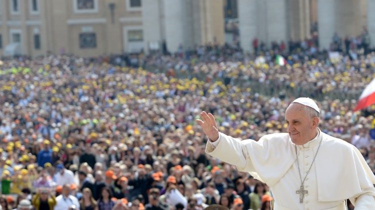 Atmosféra pri jednej z generálnej audiencií v Jubilejnom roku milosrdenstva