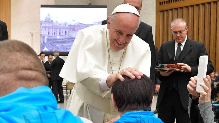 Huruma ya Kristo Yesu kwa wagonjwa ni ishara inayong'aa kwamba, Mwenyezi Mungu amewajia watu wake na kwamba, Ufalme wa Mungu umekaribia!