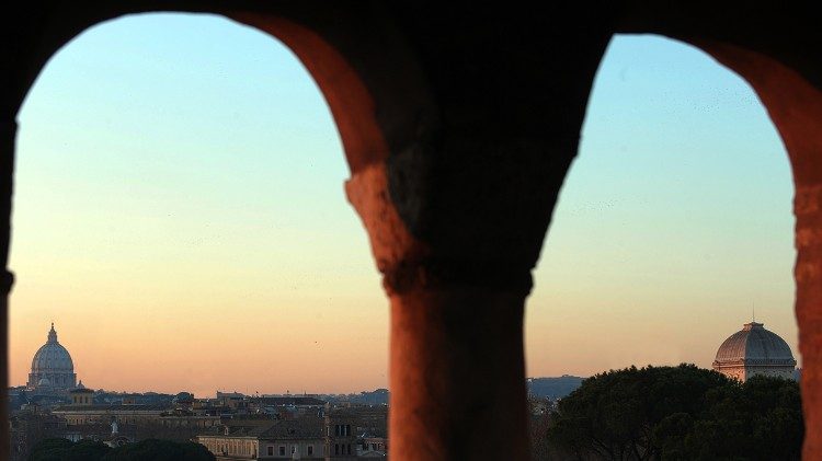 panoramica Sinagoga e basilica di San Pietro
