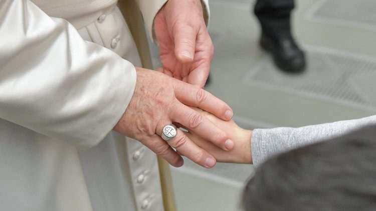 O Papa é uma pessoa que tem um coração que se abre enormemente, está realmente próximo às vítimas e escuta aquilo que contamos