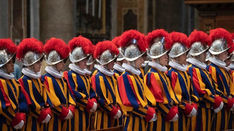 Archive photo of the swearing-in ceremony of new Swiss Guards