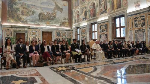 Papst an Astrophysiker: Universum verstehen, um Internet zu kapieren