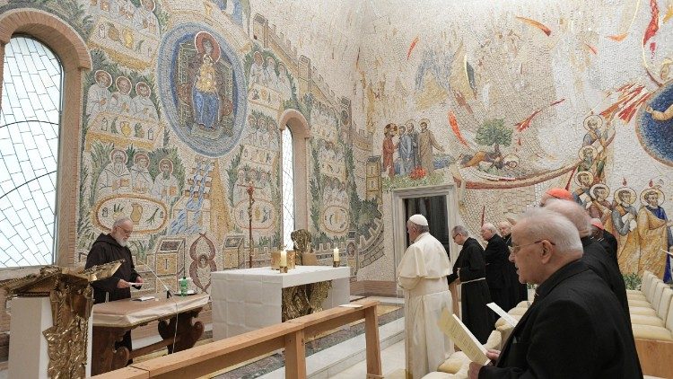 Papst Franziskus im März 2018 bei der Fastenpredigt in der Kapelle Redemptoris Mater (Archivbild)