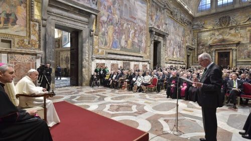 Francesco: nesso indissolubile tra etica e sistemi economici