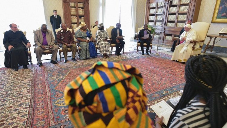 2018-06-23 Franciszek spotkał się z przedstawicielami rodzimych wspólnot protestanckich z Afryki