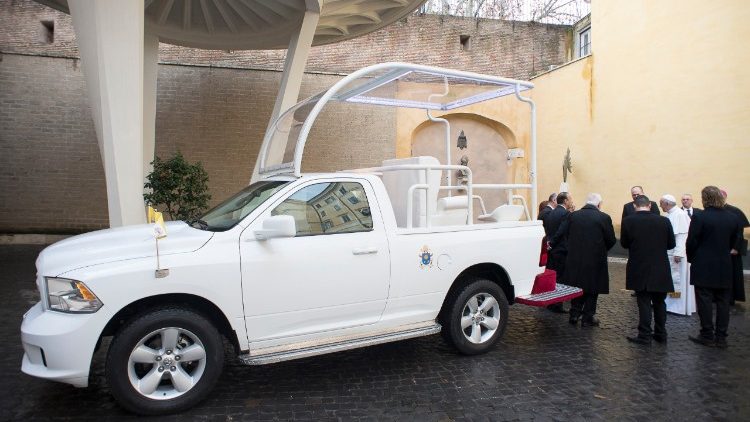 Папамабіль, які Францішак выкарыстоўваў у Калумбіі