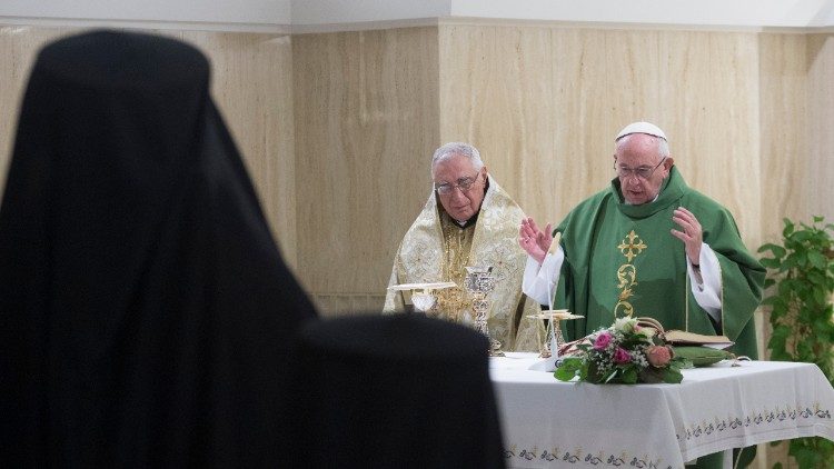 Patriarca Greco-melquita Youssef Absi e o Papa Francisco na Casa Santa Marta