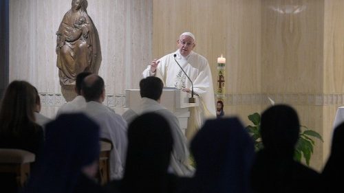 Papa: il chiacchiericcio fa fuori la "fama" della gente 