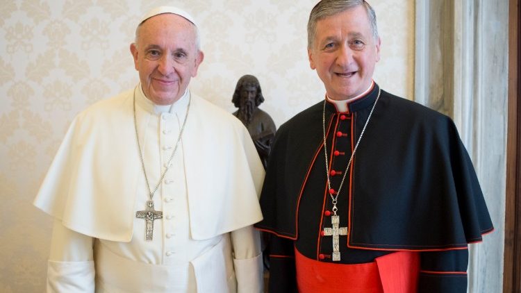 Kard. Cupich: biskupi za mało przebywają wśród młodych