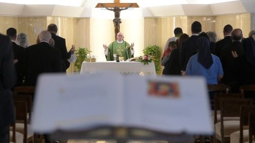 Papa a Santa Marta: senza memoria, si perde il sapore della vita cristiana