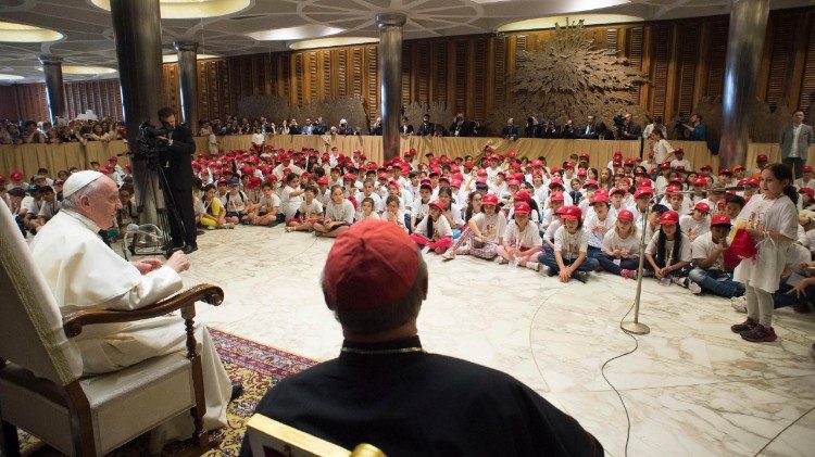 Pope Francis met the children of the "Treno dei Bambini" programme on June 9, 2018 in the Vatican. 