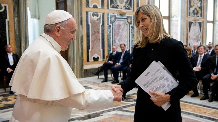 Папа падчас сустрэчы з дэлегацыяй Фонда імя Б'яджа Аньезе. Ілюстрацыйнае фота