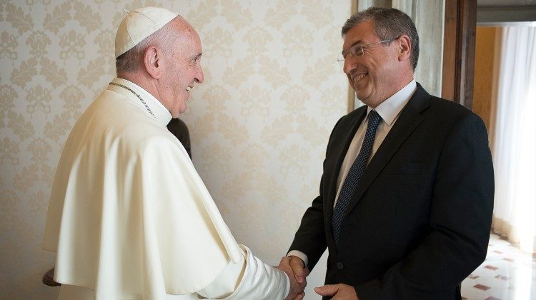 Papst Franziskus und Vincenzo Buonomo 