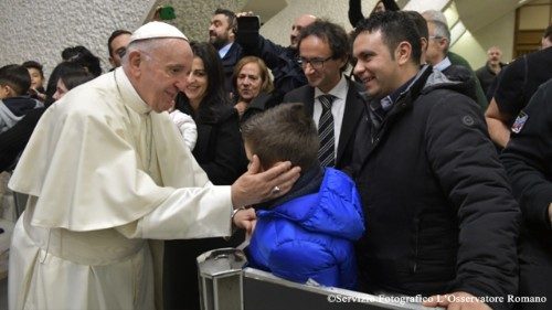 Papst: Weihnachten soll kein Konsumfest sein