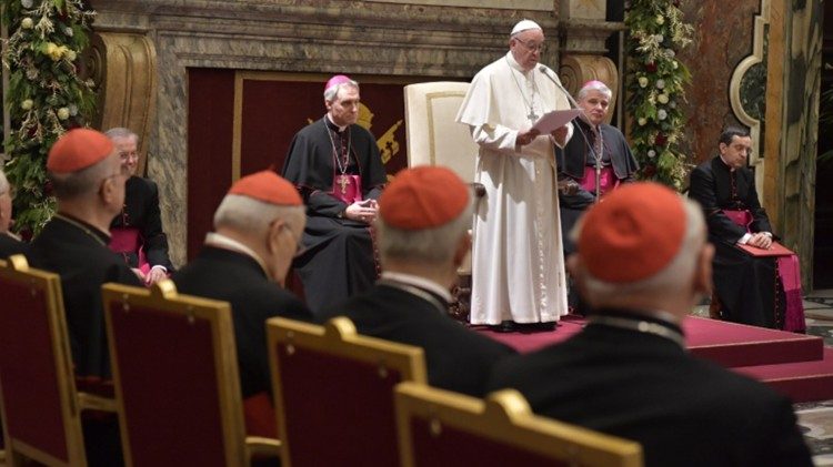 Папа падчас выступлення перад кіраўніцтвам Рымскай курыі
